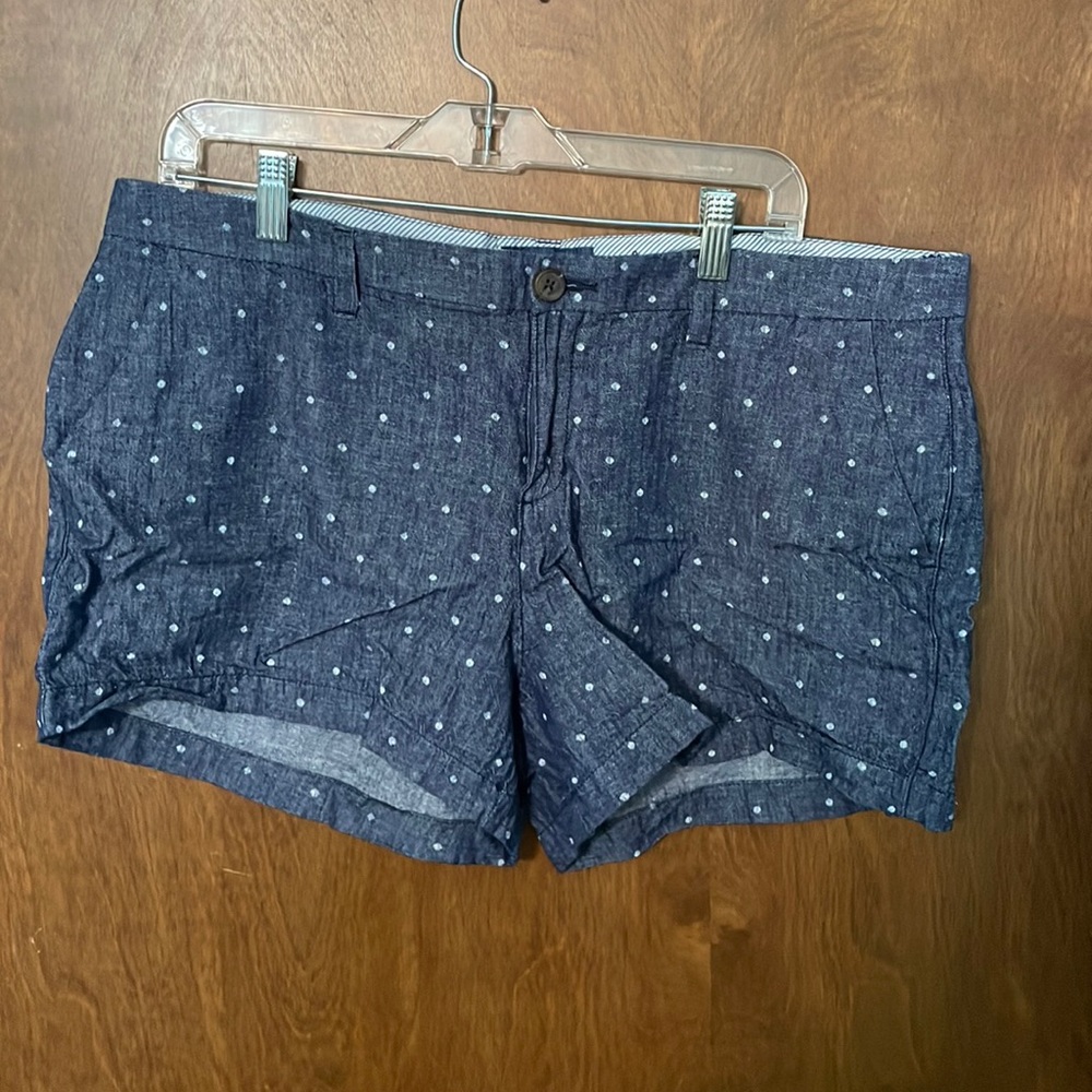 Old Navy womens polka dot denim shorts size 14